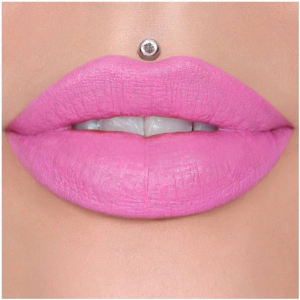 ONE LEFT🚨‼️ NEW💋 JEFFREE STAR COSMETICS
Velvet Trap Lipstick (LACED CAKE)